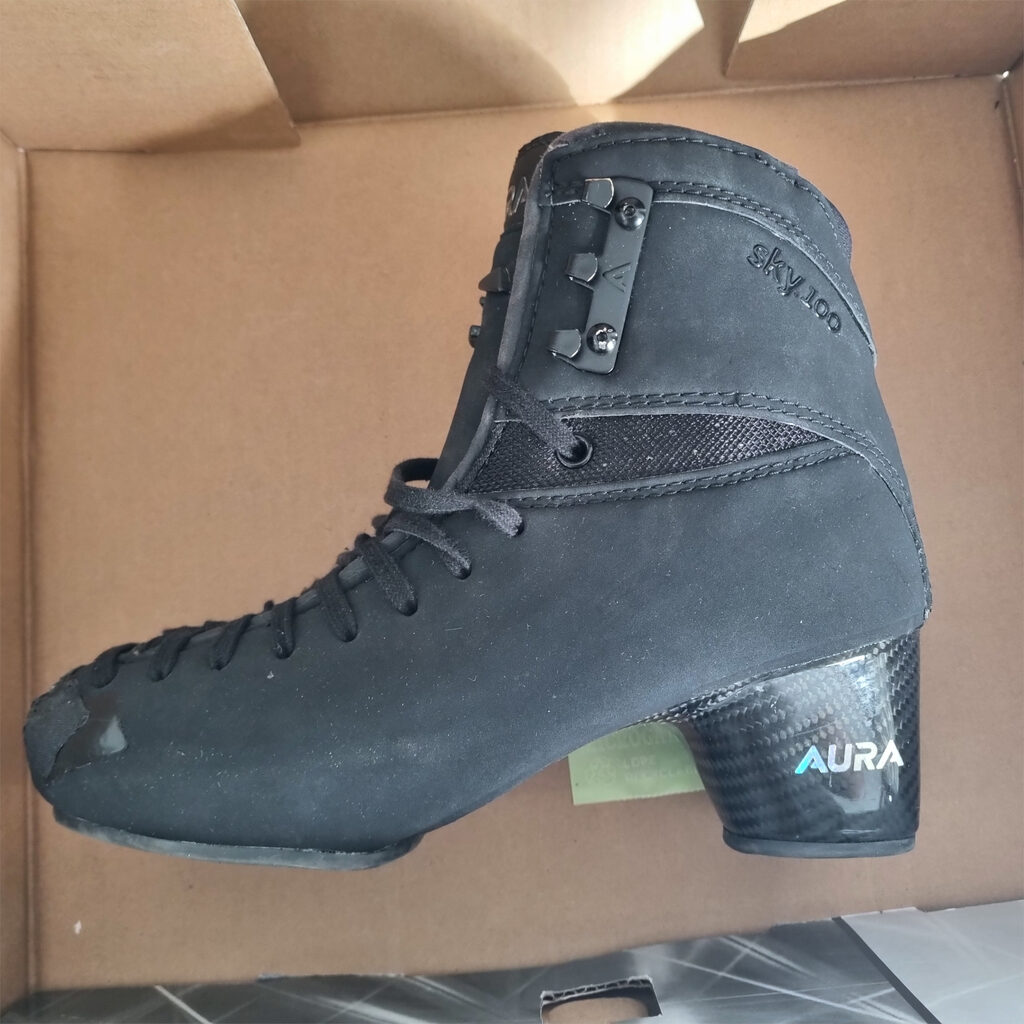 2nd Hand Aura 100 250C in Black