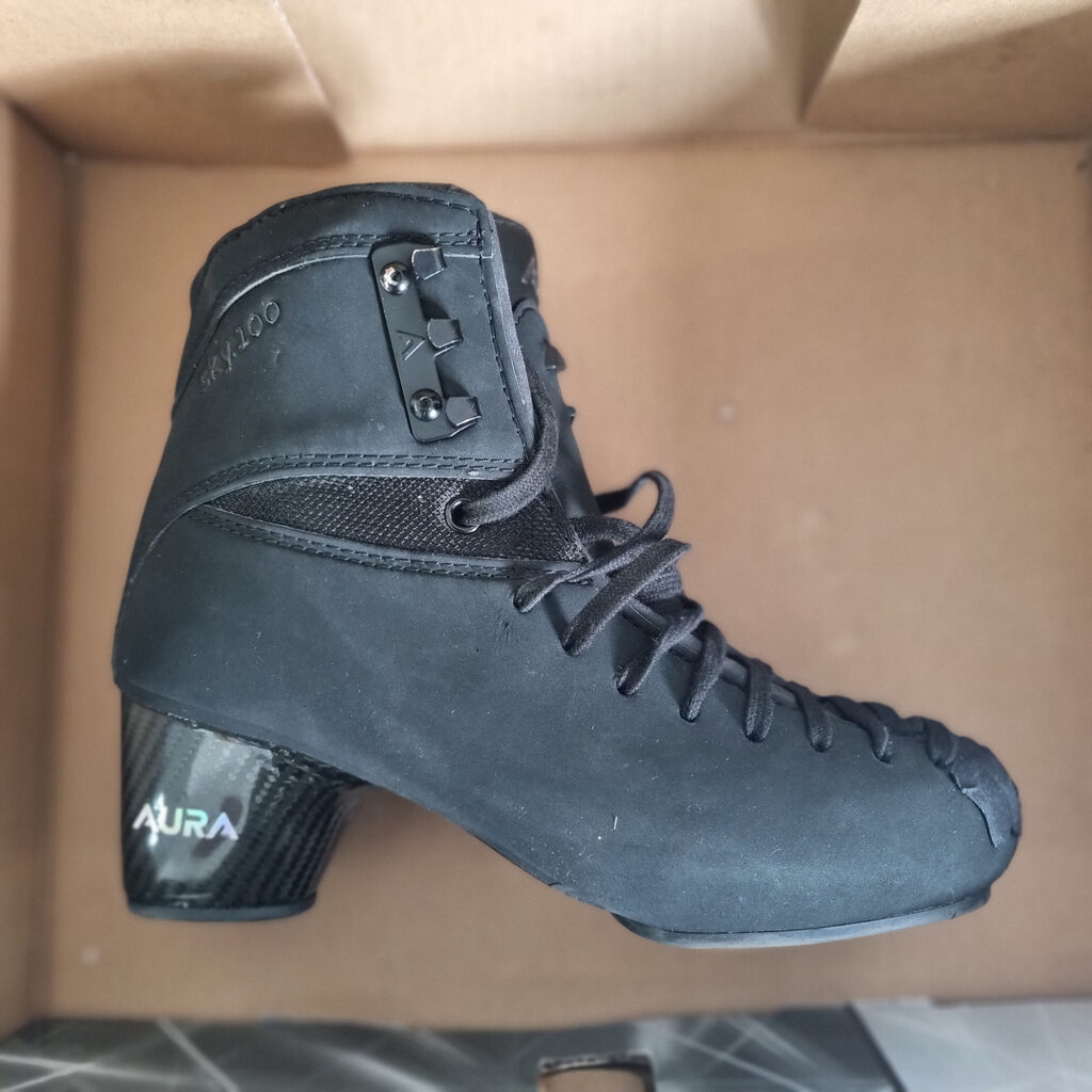 2nd Hand Aura 100 250C in Black